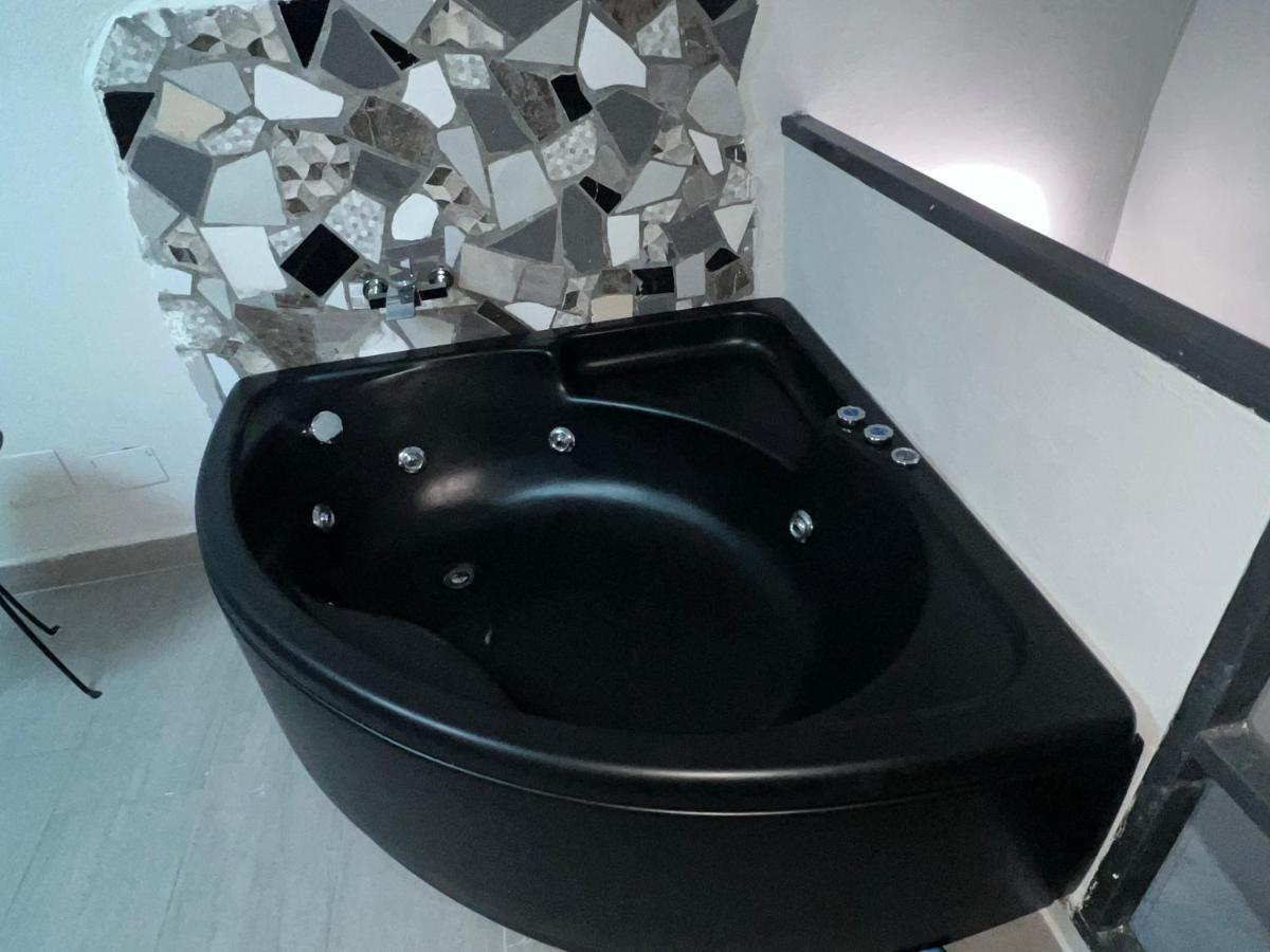 Lad 75 Appartement Napels Buitenkant foto